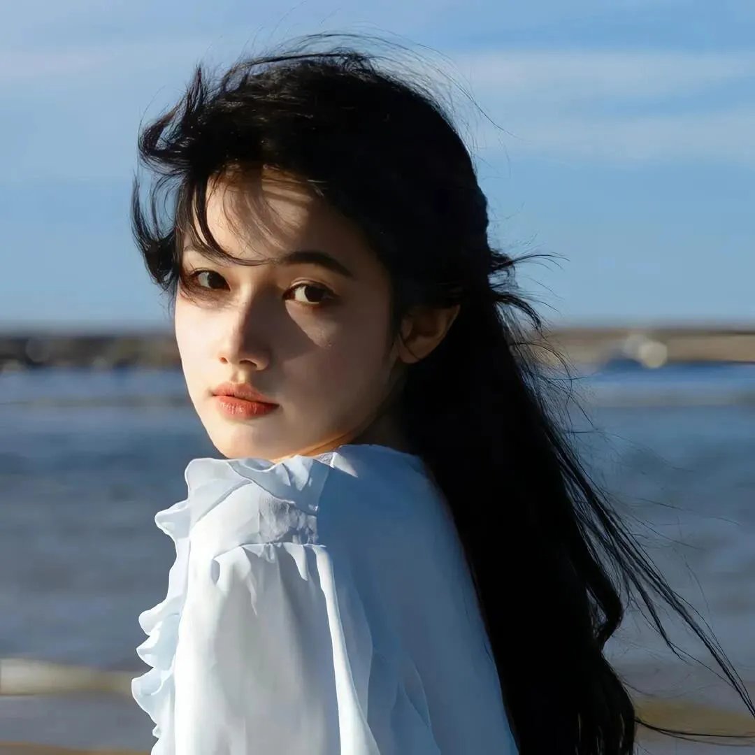 新月海报